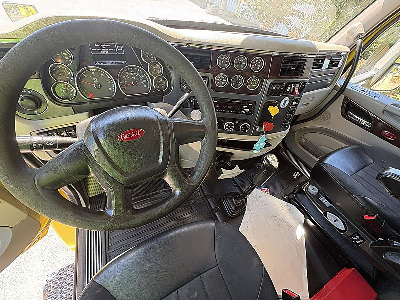2017 Peterbilt 579