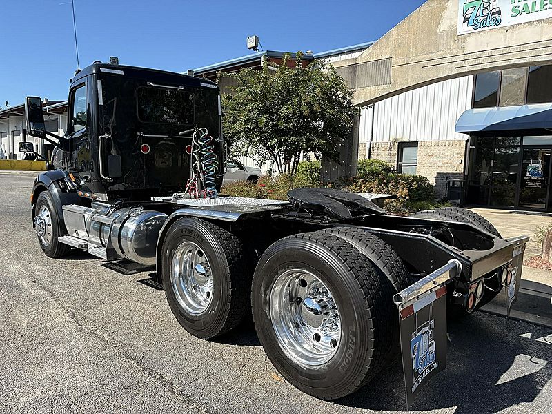 2017 Peterbilt 579