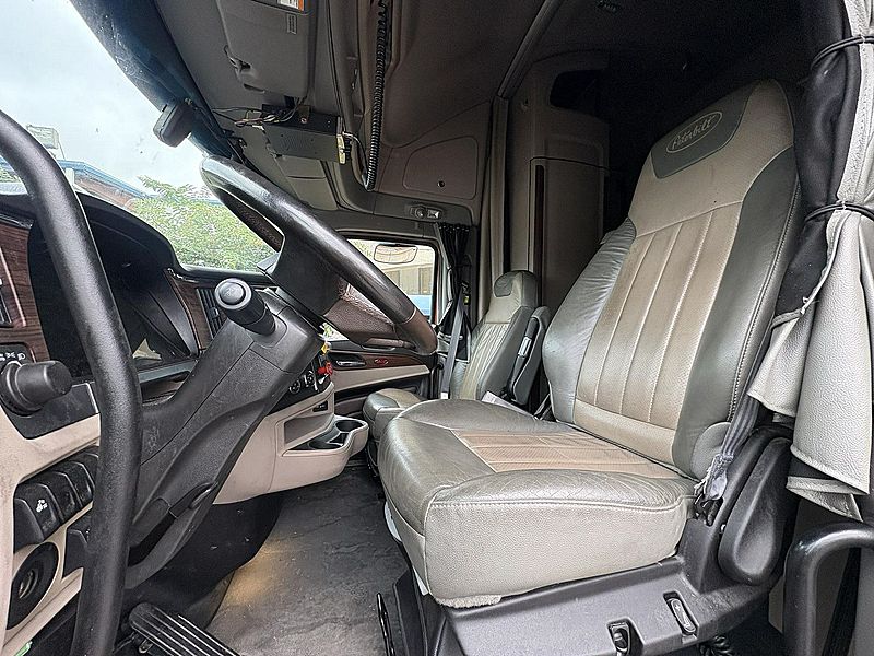 2022 Peterbilt 579