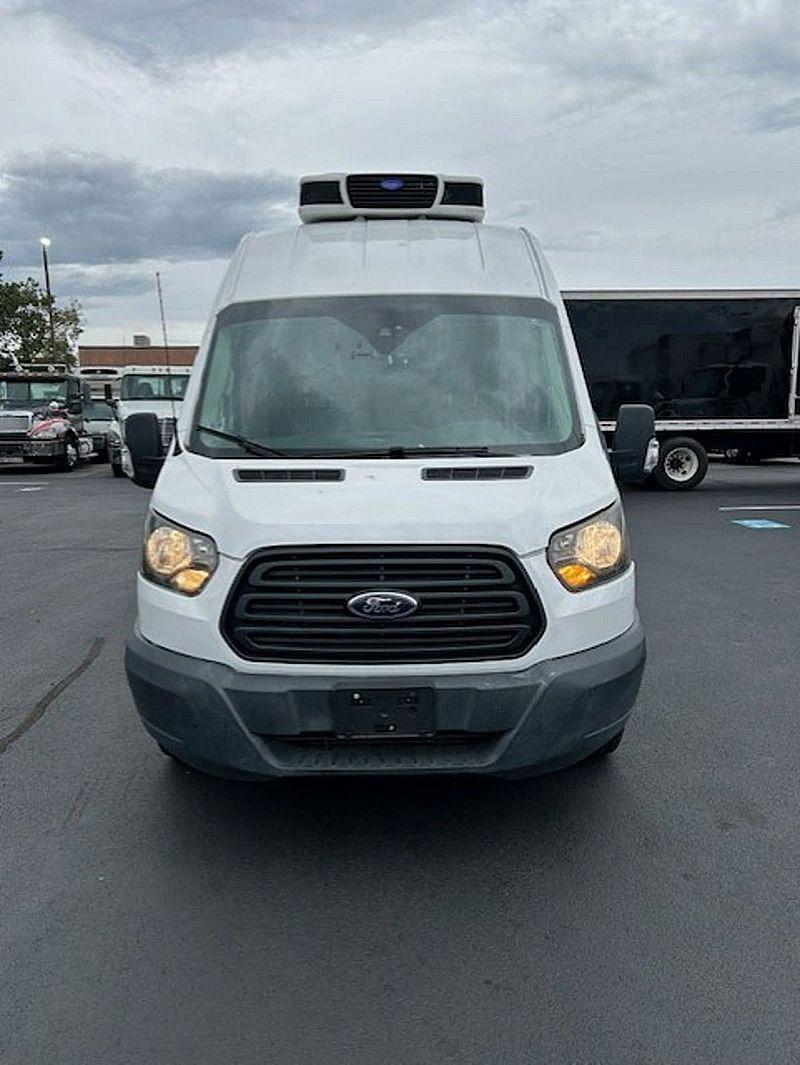 2017 Ford T250