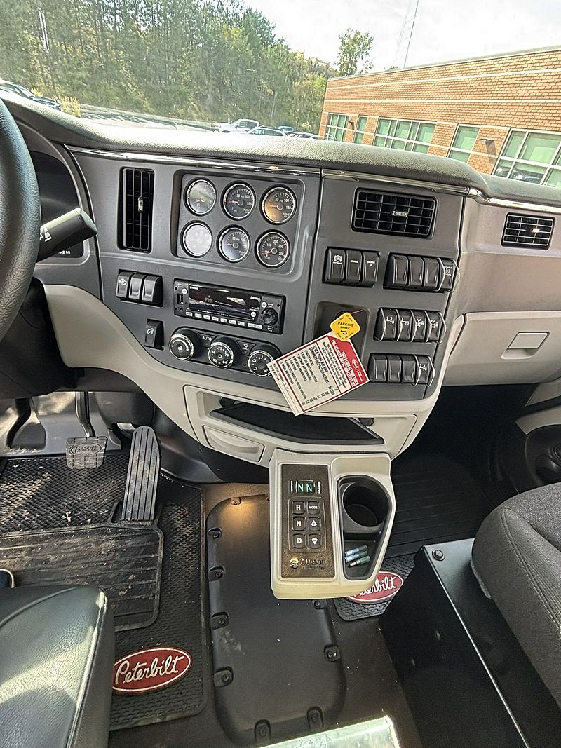 2026 Peterbilt 567