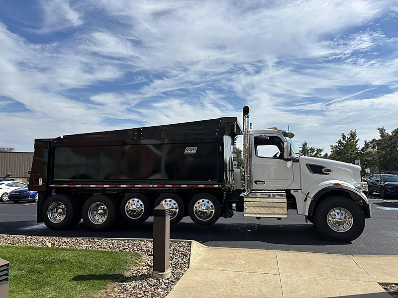 2026 Peterbilt 567