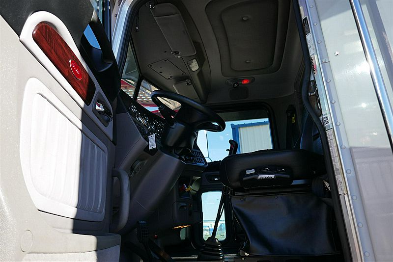 2020 Peterbilt 389