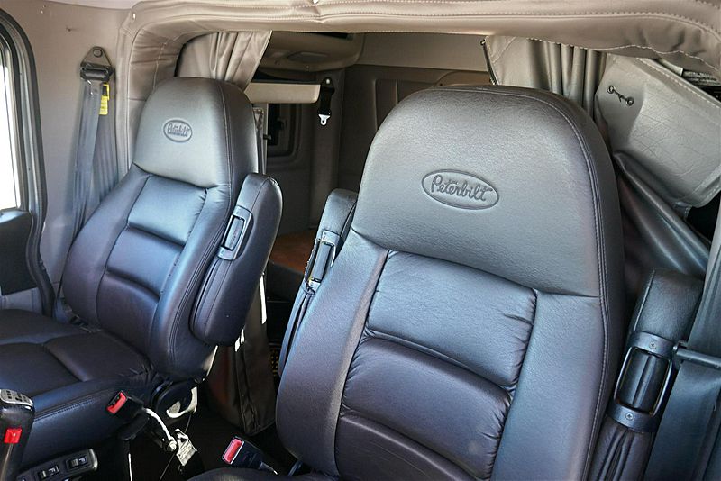 2020 Peterbilt 389