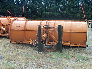 2000 Henke Plow