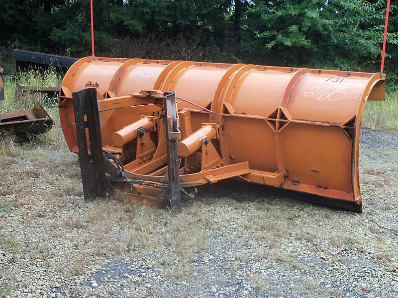 2000 Henke Plow