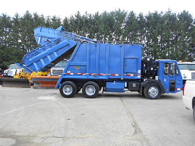 2006 Crane Carrier SOLD (For Sale) | Split Body Rear Loader | #4526