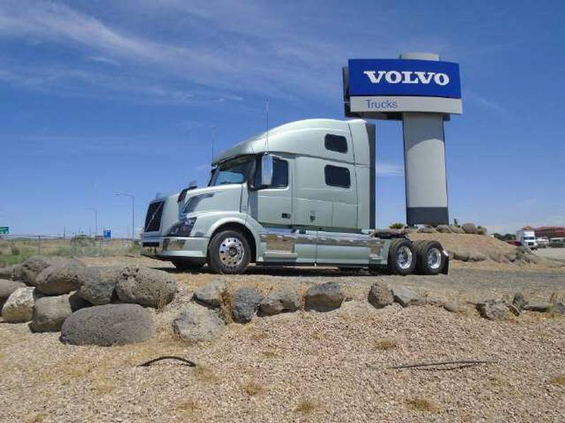 2015 Volvo VNL 780